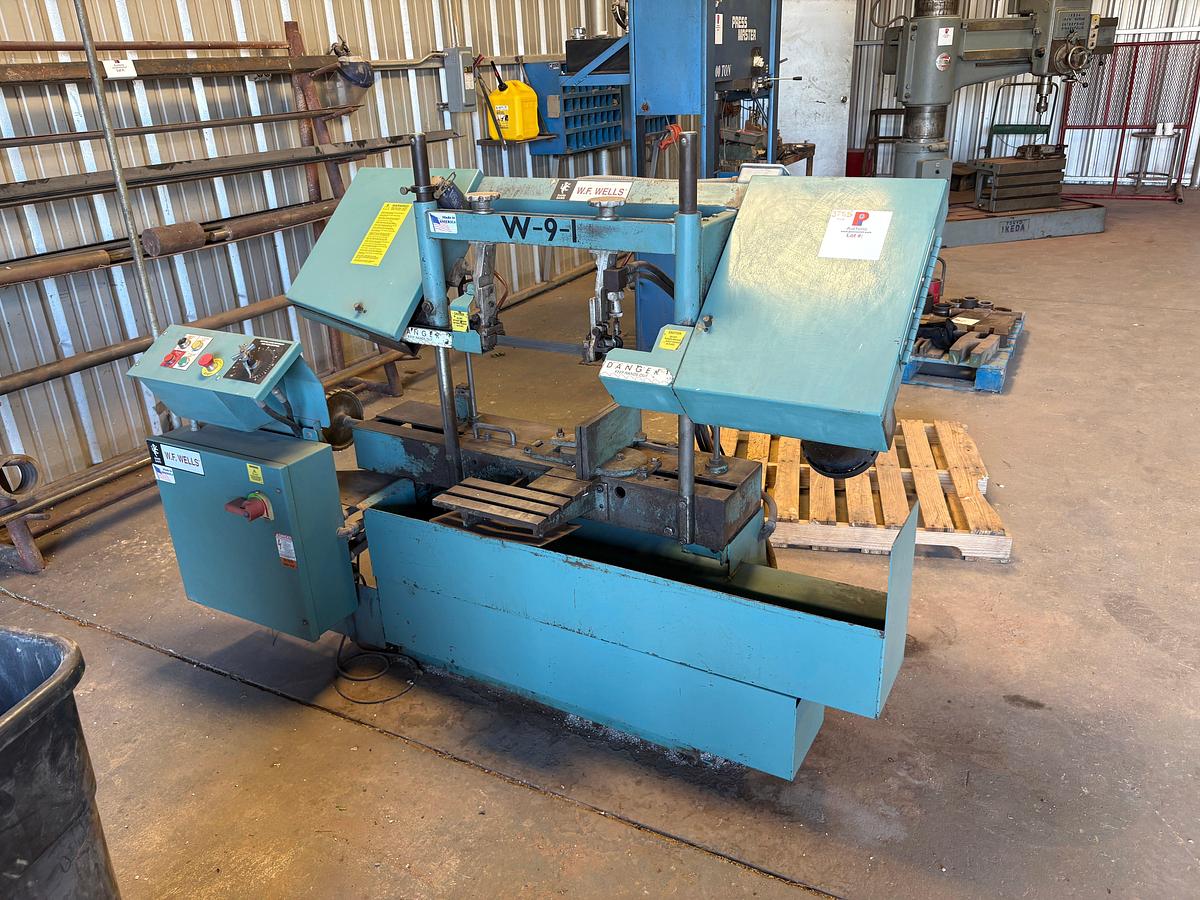 Used W.F. WELLS W-9-1 BAND SAW