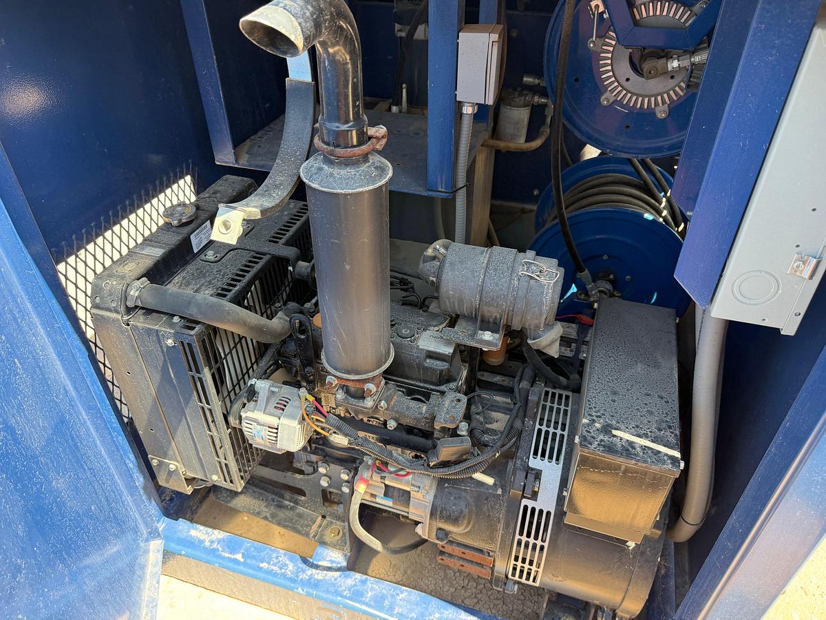 Used SELF CONTAINED 20K WP GREASE INJECTION UNIT COMBO P/B 8.4-KW ISUZU DIESEL GENERATOR