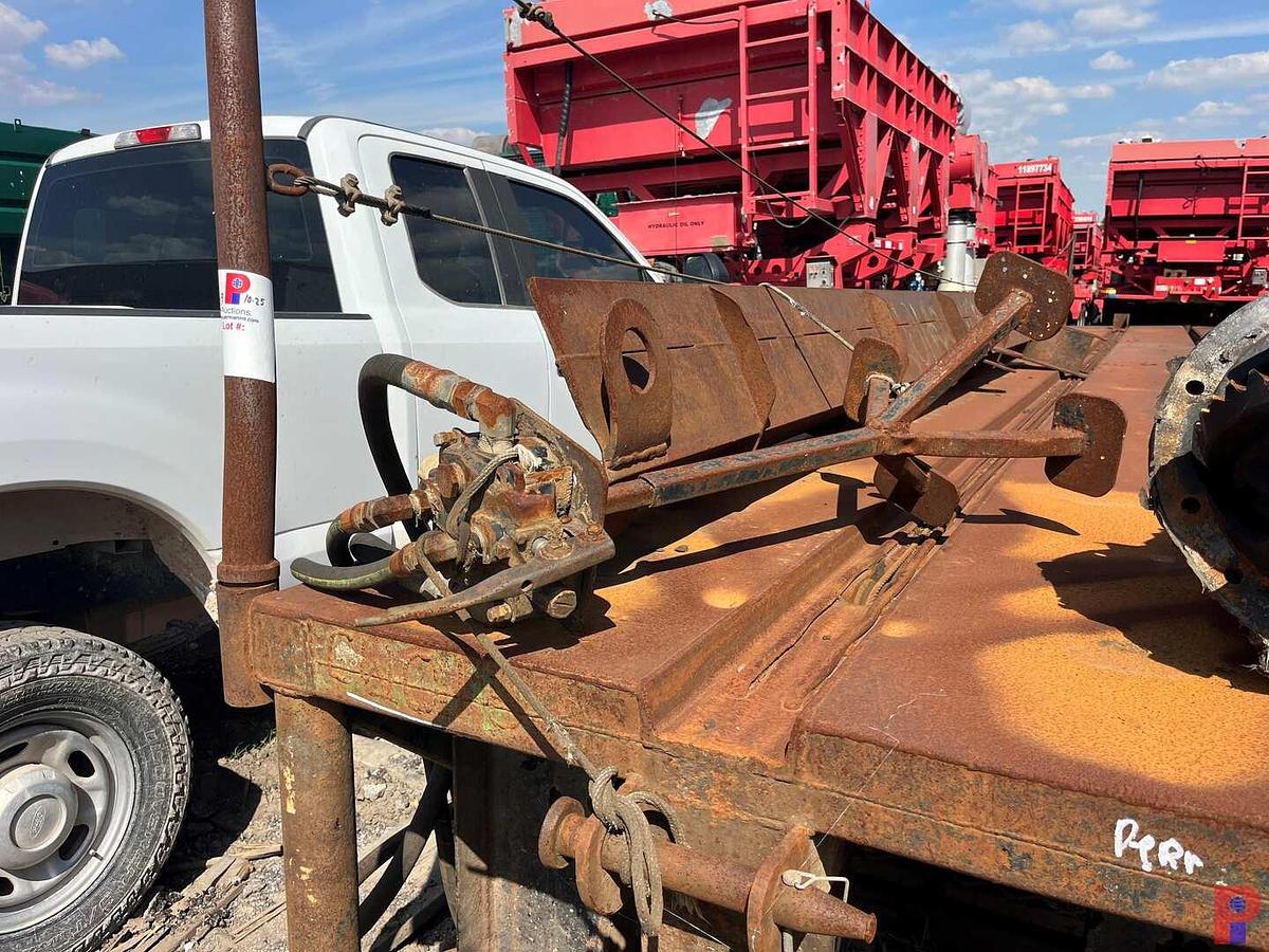 Used 40’ X 4’ HYDRAULIC SKIDDED CATWALK P/B 4-CYLINDER DIESEL ENGINE