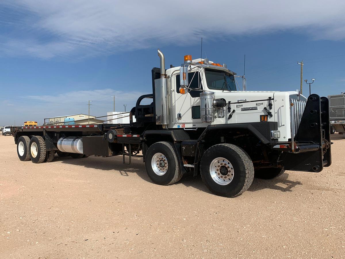 Used 2007 Kenworth C500B Twin Steer Bed Truck