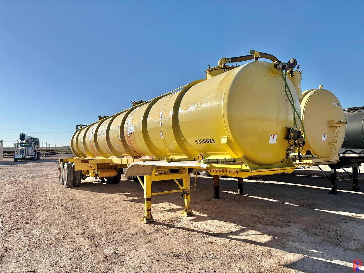 Used 2010 5,880 GALLON T/A VACUUM TRAILER