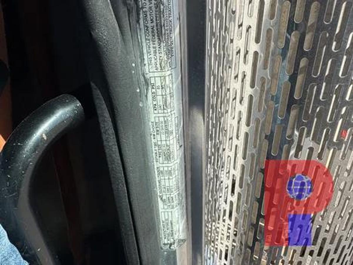 Used 2014 PETERBILT 388 T/A DUMP TRUCK