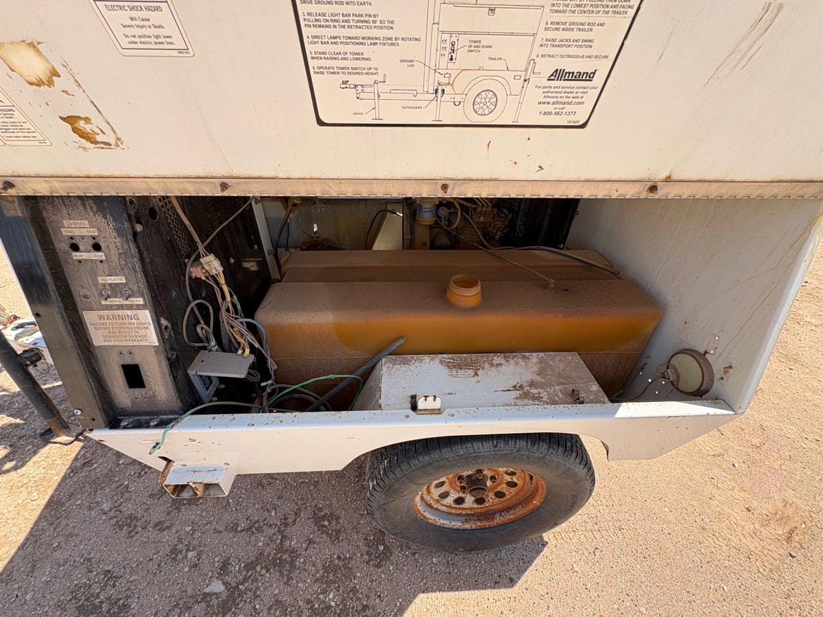 Used ALLMAND MAXI-LITE V SERIES S/A BUMPER PULL LIGHT TOWER, INOP.