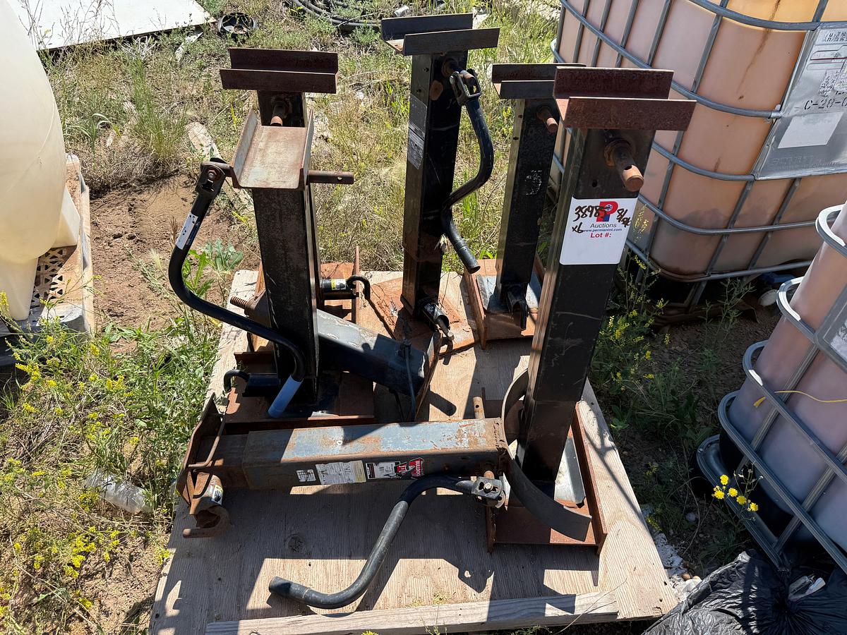 Used PALLET (6) HEAVY DUT ADJUSTABLE HEIGHT JACKS