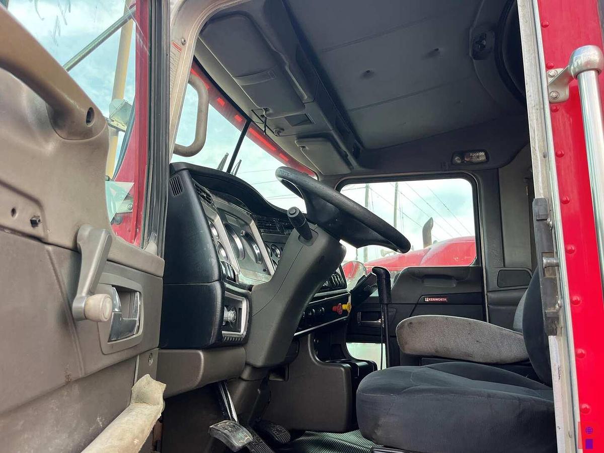 Used 2010 KENWORTH T800 T/A 36” SLEEPER TRUCK