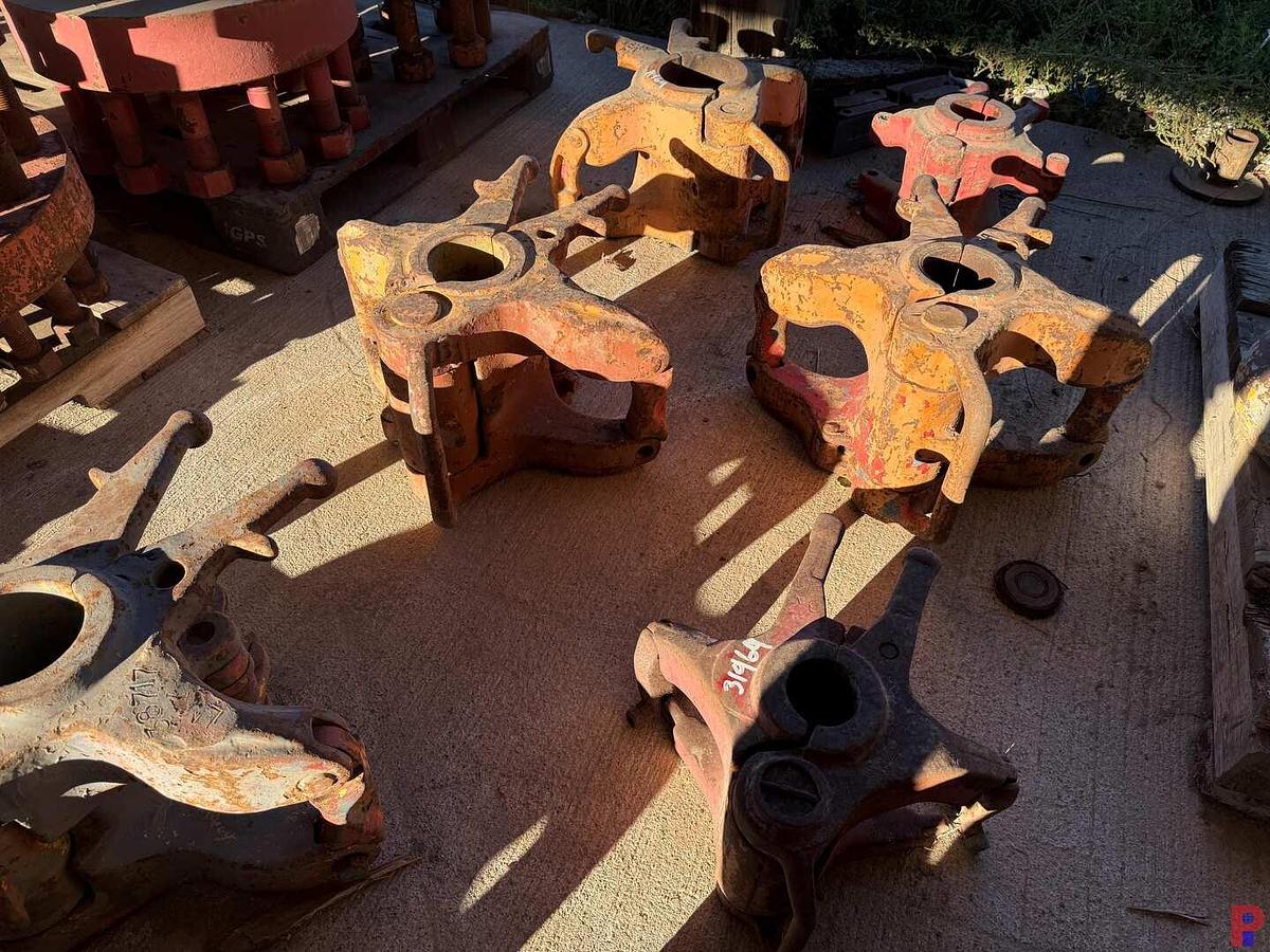 Used ROW OF (9) CENTER LATCH 50 - 150 TON TUBING / CASING ELEVATORS