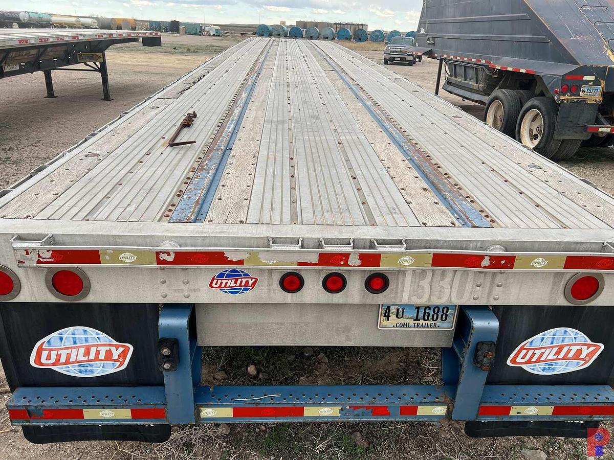 Used 2008 UTILITY TRAILER MFG. CO. 48’ TANDEM SPREAD AXLE FLATBED TRAILER