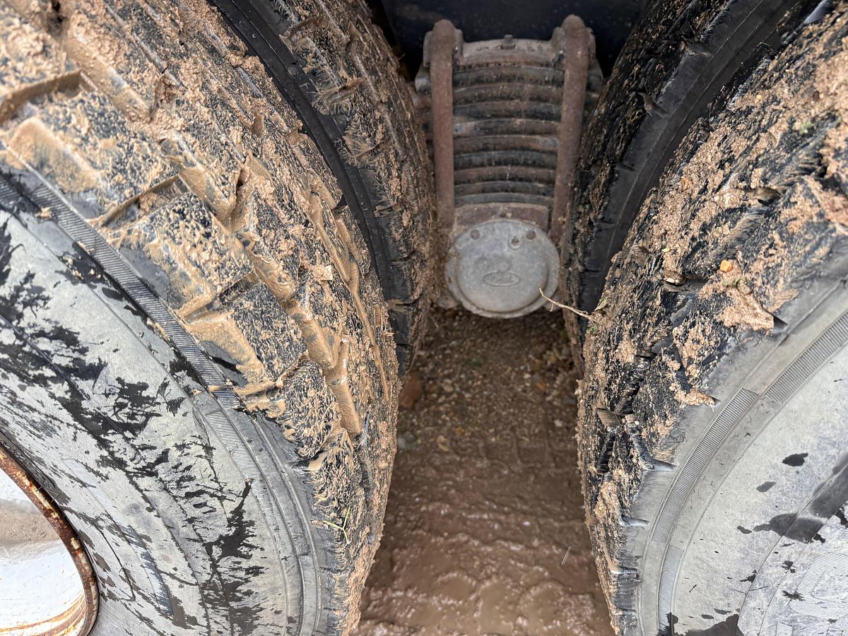 Used 2001 MACK RD688S T/A 45K MECH WINCH TRUCK