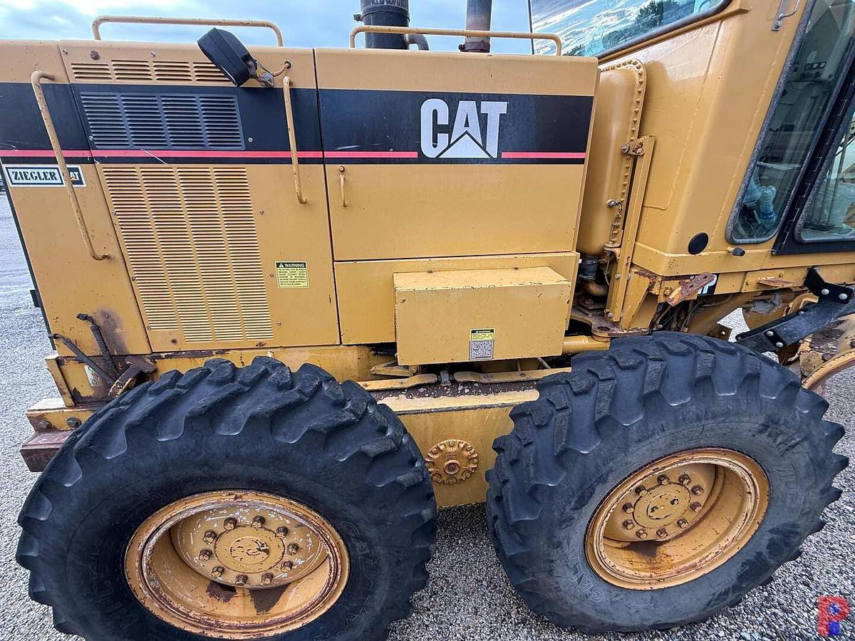 Used 1995 CATERPILLAR 160H MOTOR GRADER