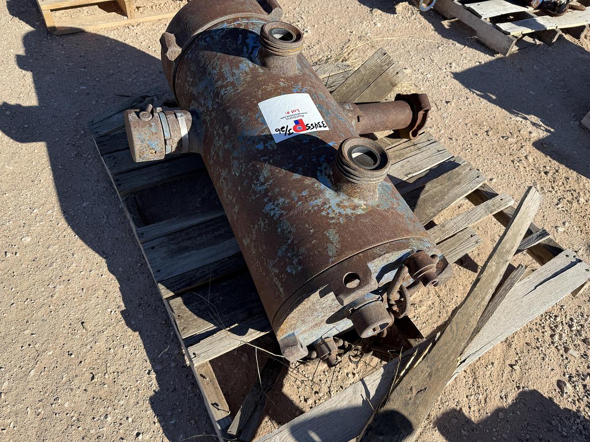 Used (1) MULTI-SIZE SINGLE PLUG CEMENT HEAD