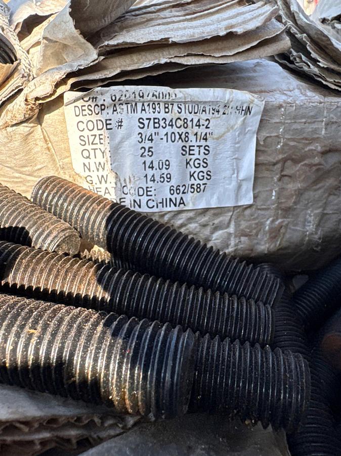 Used Pallet of (1000+) assorted size stud bolts