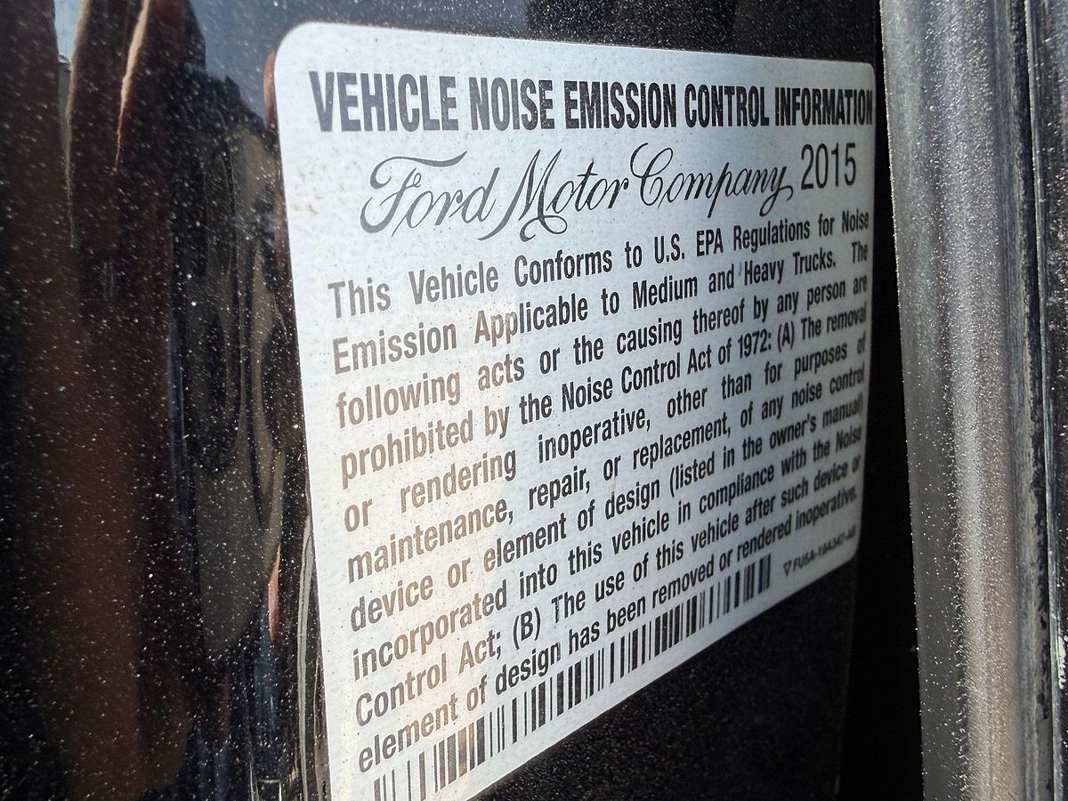 Used 2016 FORD F-350 SUPER DUTY CREW CAB FLATBED TRUCK, 4X4