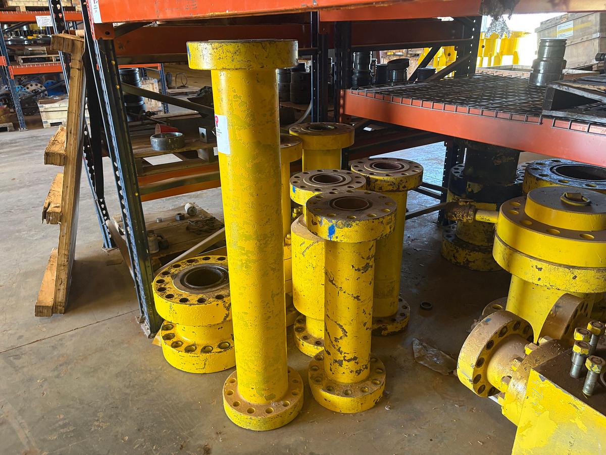 Used (15) assorted 5” 7” & 11”!spacer spools w/ (2) 5” 4-way fluid crosses, & (1) 7-1/16” 5k tubing head