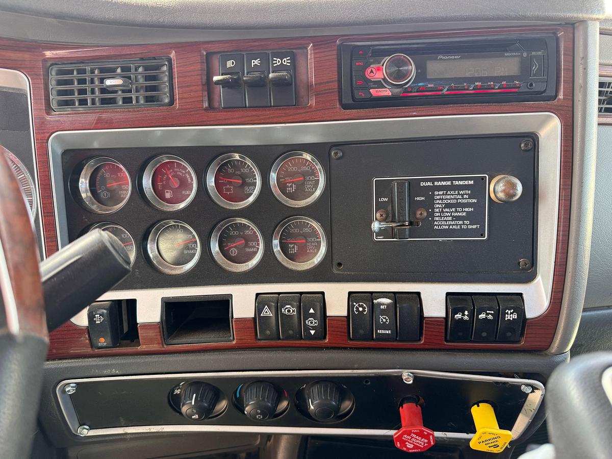 Used 2008 KENWORTH T800 T/A DAYCAB HAUL TRUCK