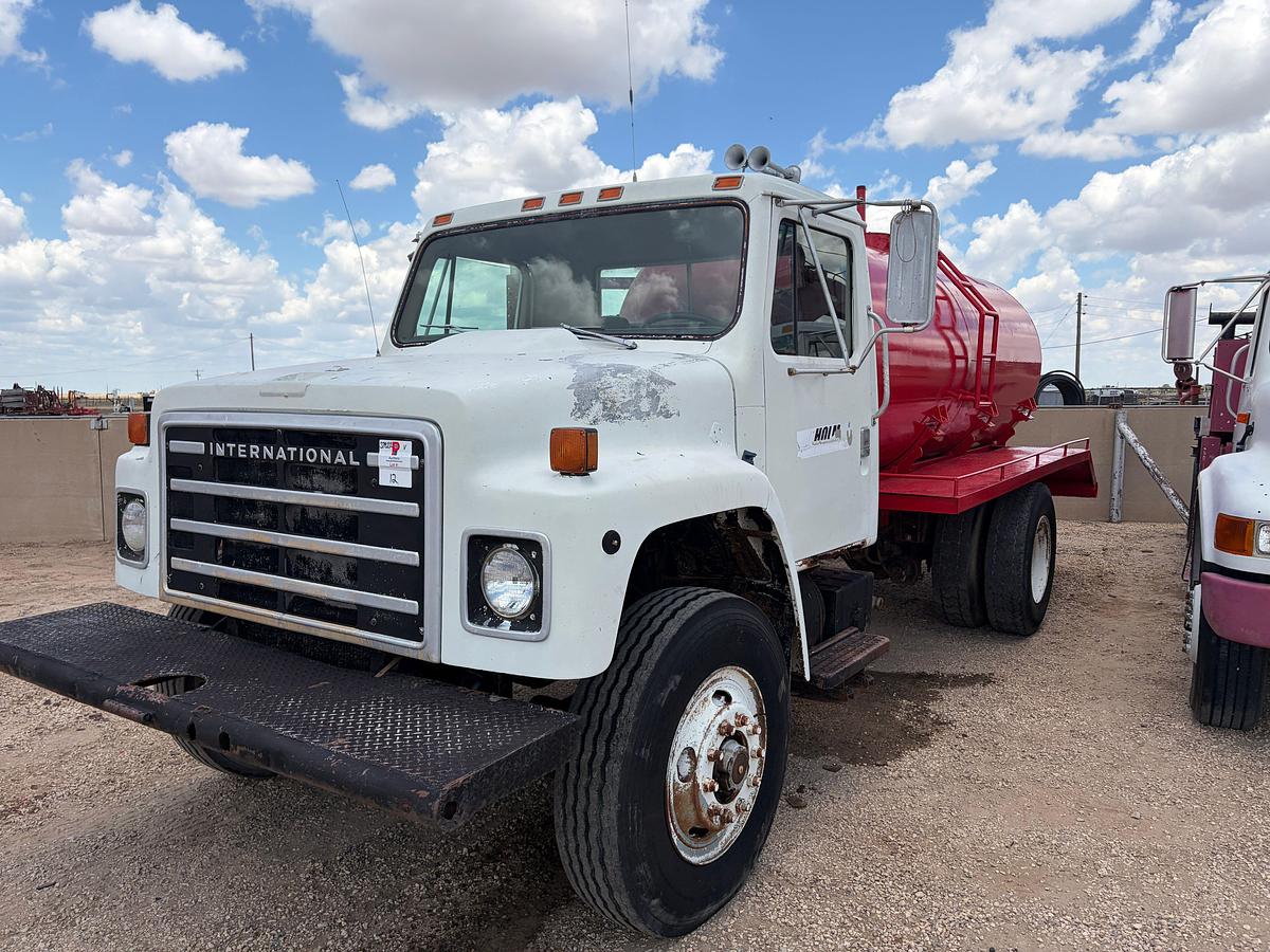 Used 1984 INTERNATIONAL 1954 S/A DAYCAB VACUUM TRUCK