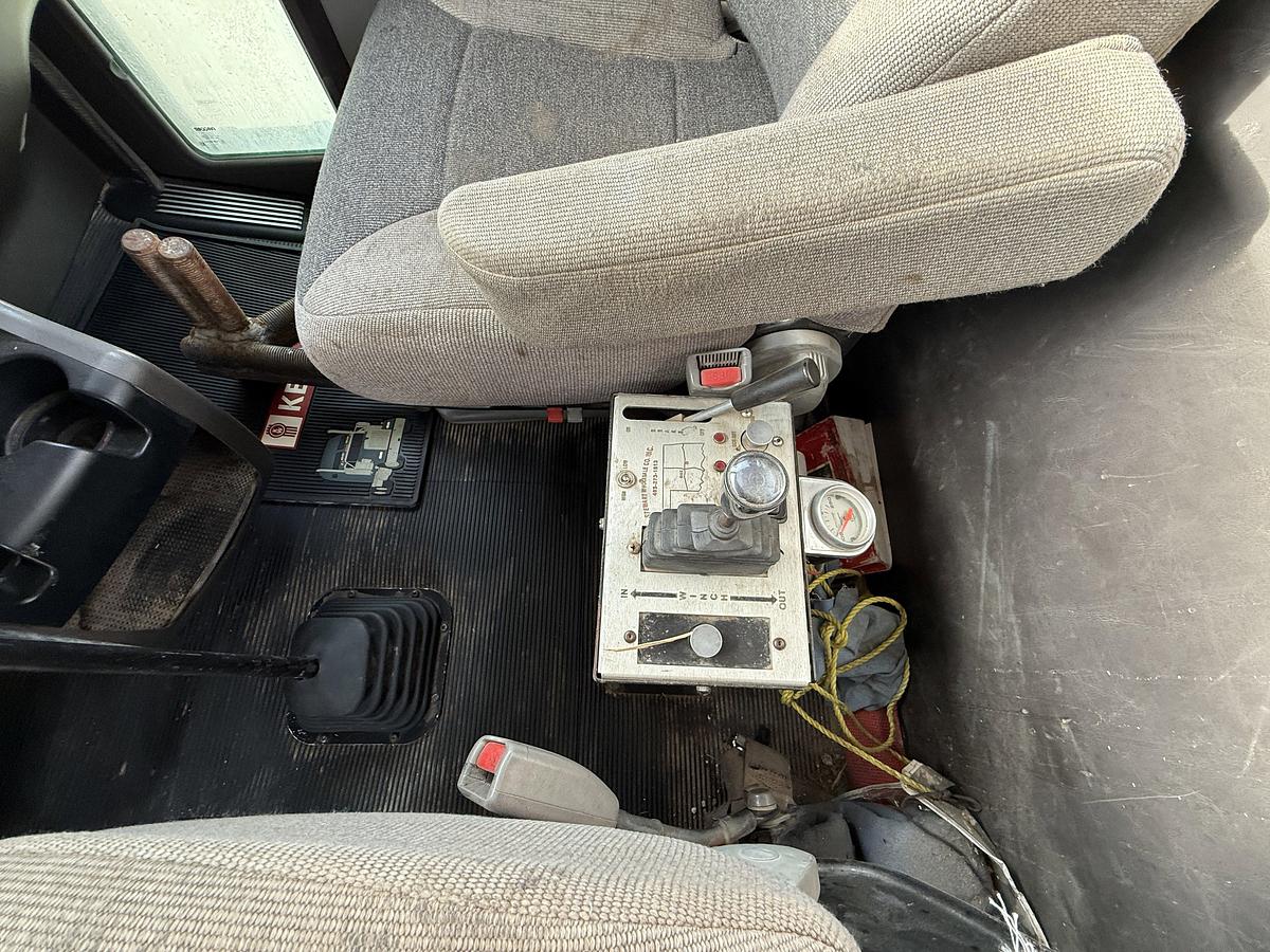 Used 2008 KENWORTH T800 T/A 60K HYD. SLICK BACK WINCH TRUCK