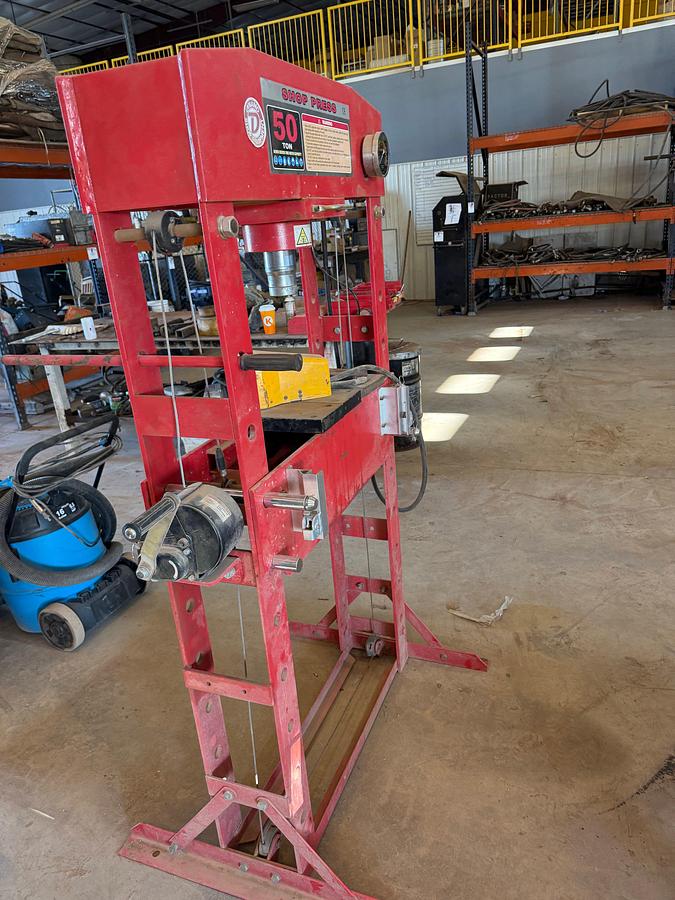 Used DYNAMO 50-TON AIR OPERATED SHOP PRESS