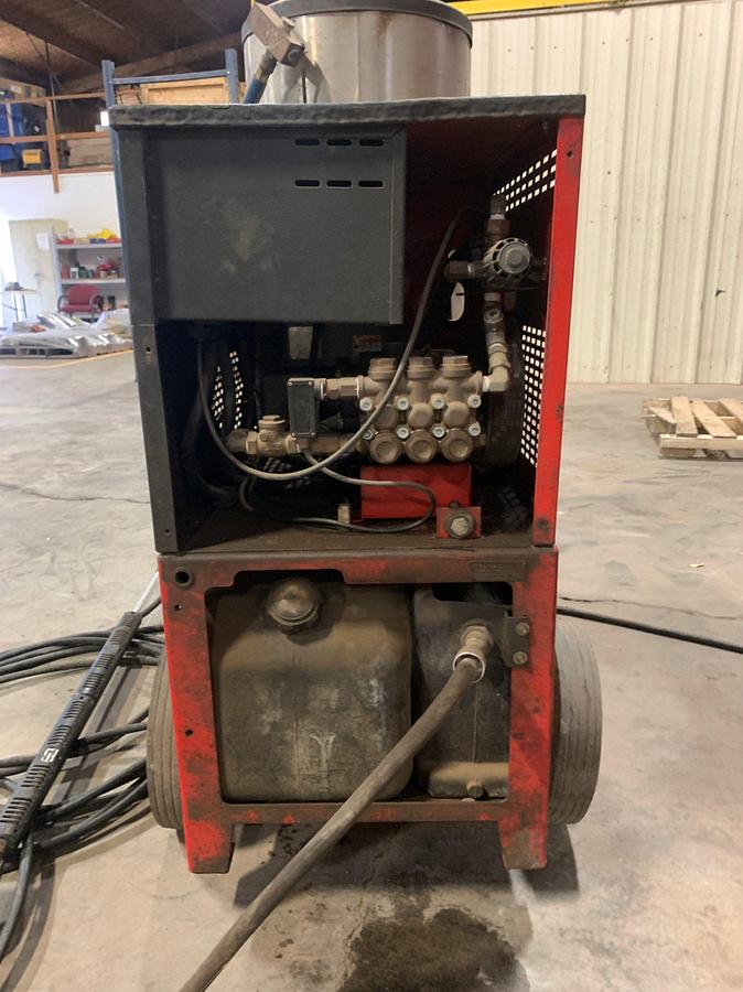 Used HOTSY PRESSURE WASHER