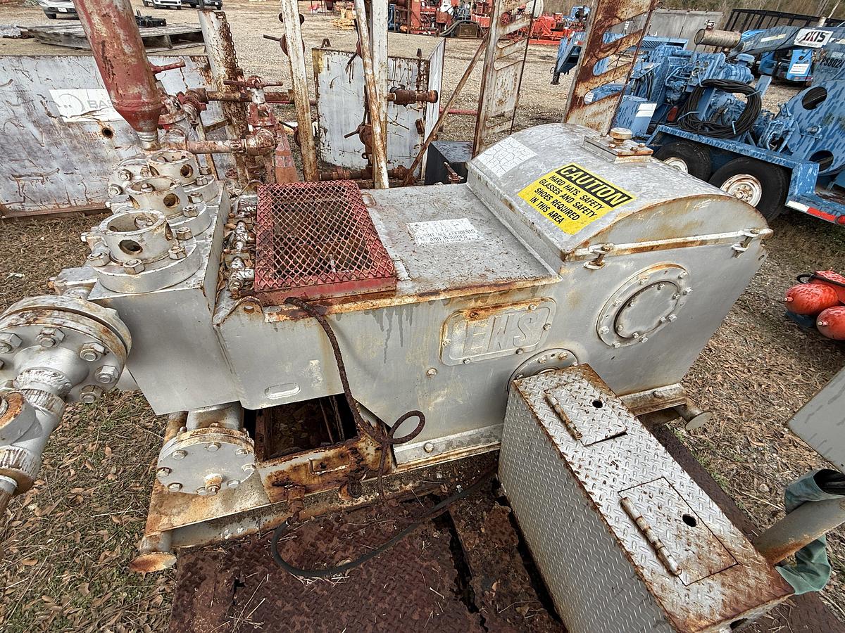 Used EWS 440 5K WP TRIPLEX WELL SERVICE PUMP SKIDDED P/B DETROIT SERIES 60