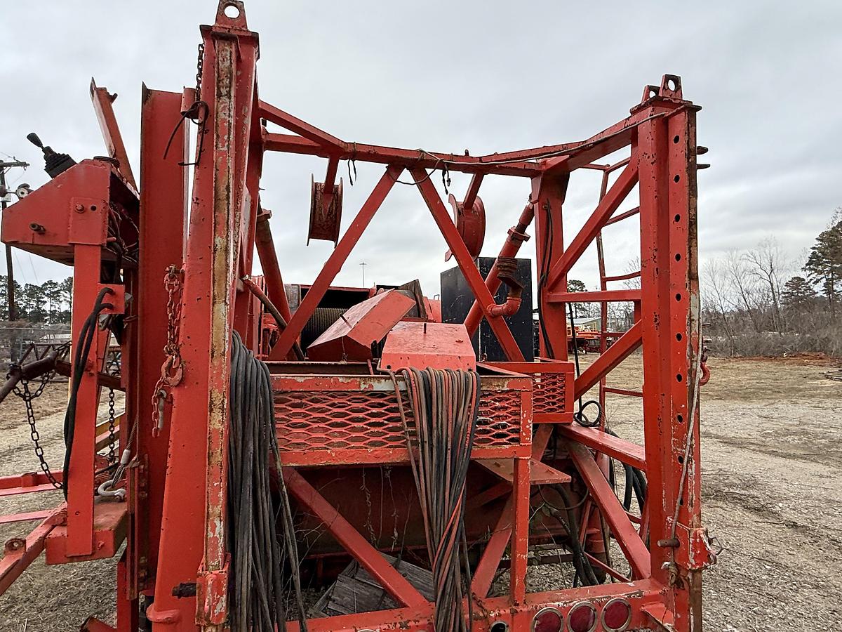 Used 2008 CROWN CE600 DD 5-AXLE WELL SERVICE WORKOVER RIG FOR PARTS