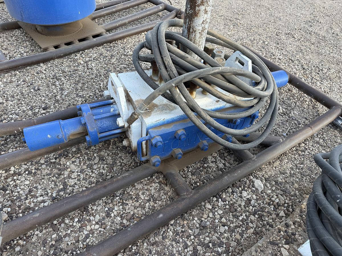 Used 7-1/16 TOWNSEND 5M 2-3/8 SGL STUD HYDRAULIC BLOWOUT PREVENTER