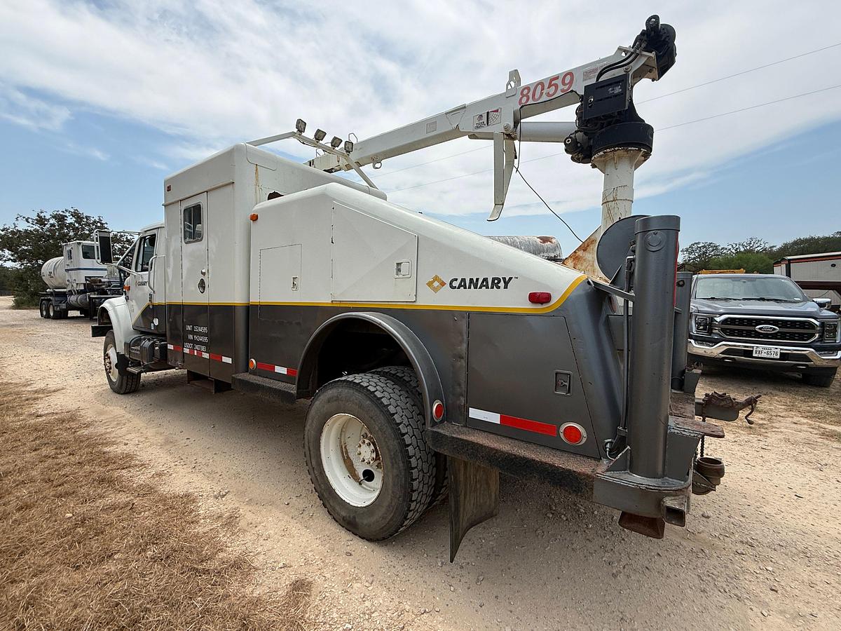 Used 2000 INTERNATIONAL 4800 4X4 S/A SPILT DRUM WIRELINE TRUCK