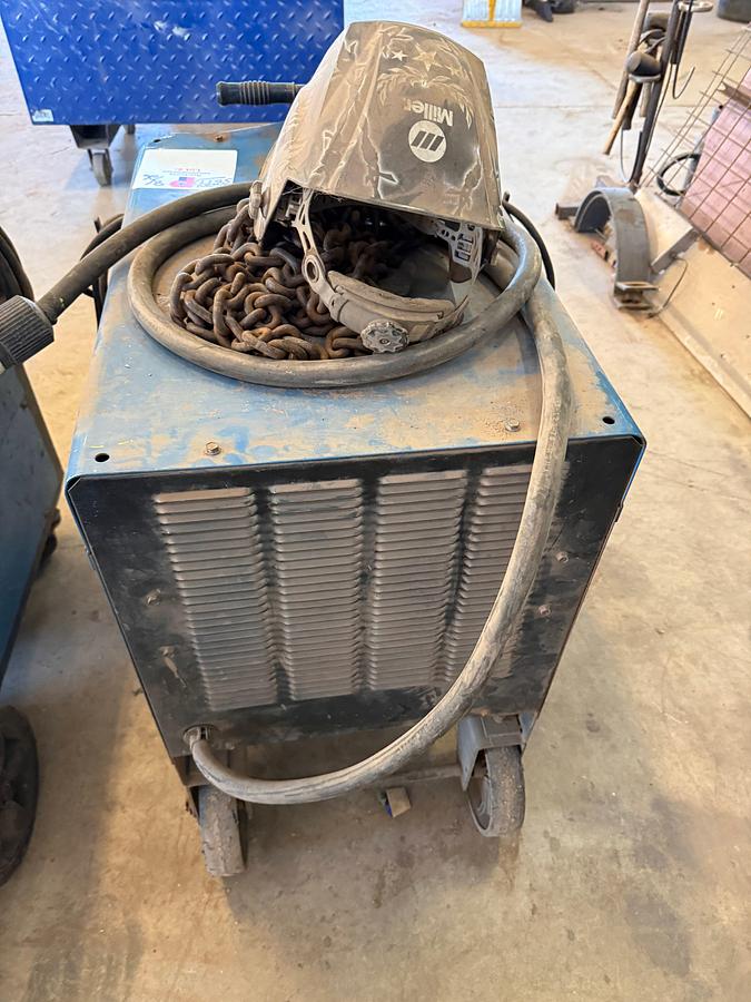 Used MILLER DIALARC 250 AC/DC WELDER