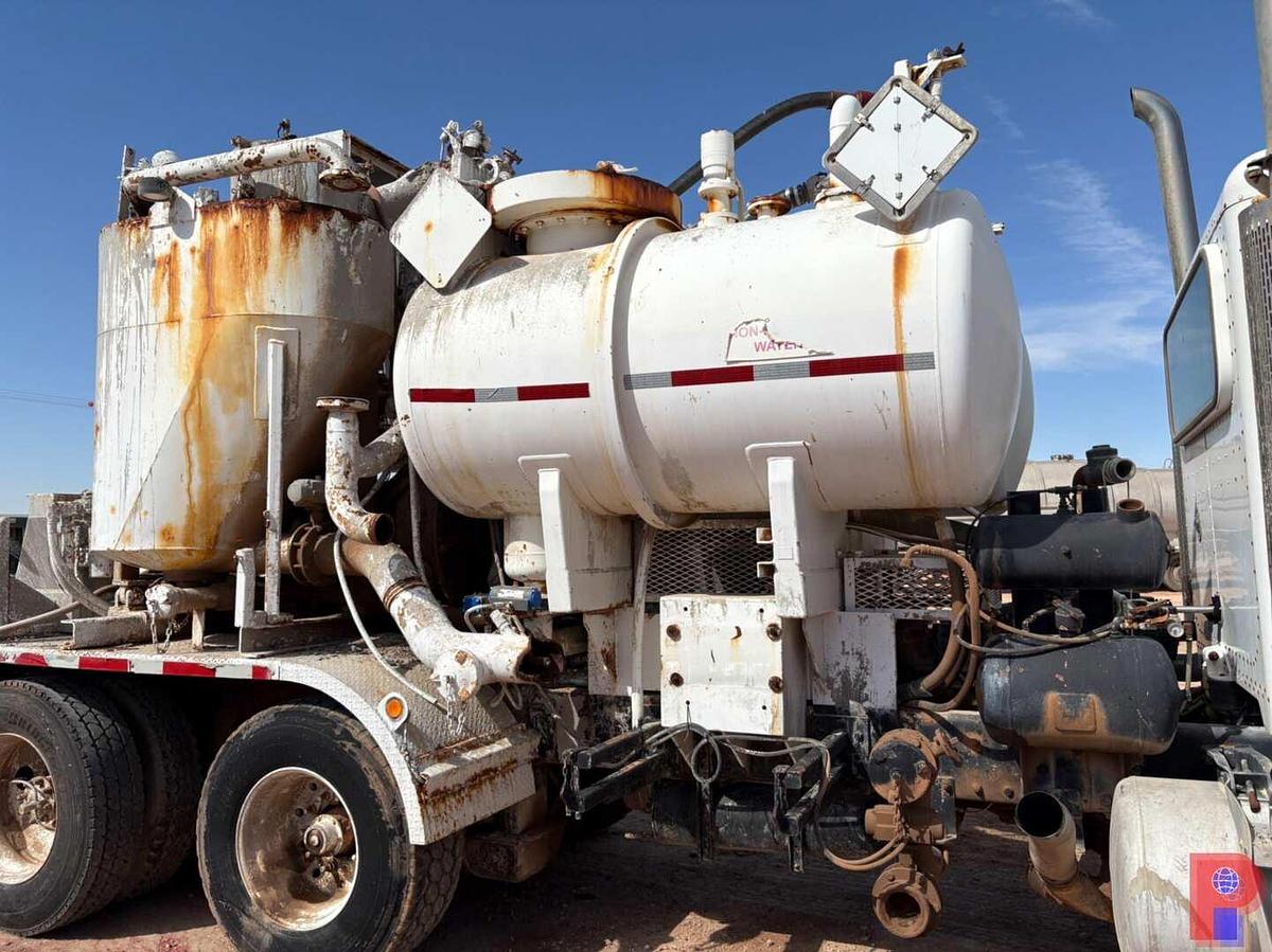 Used 2006 PETERBILT 357 3-AXLE DAYCAB CEMENT PUMP TRUCK