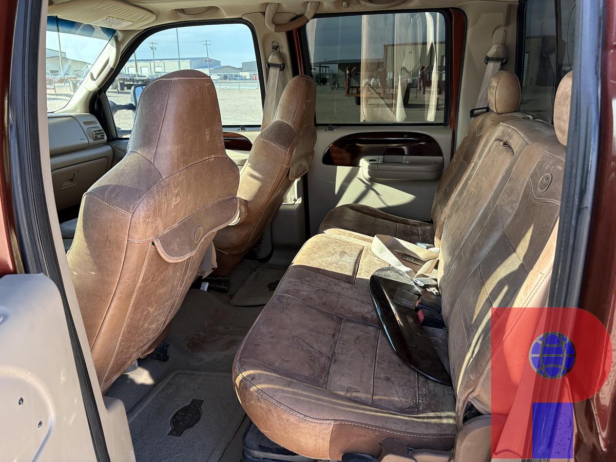 Used 2005 FORD F-250 SUPER DUTY CREW CAB PICUP TRUCK, 4X4