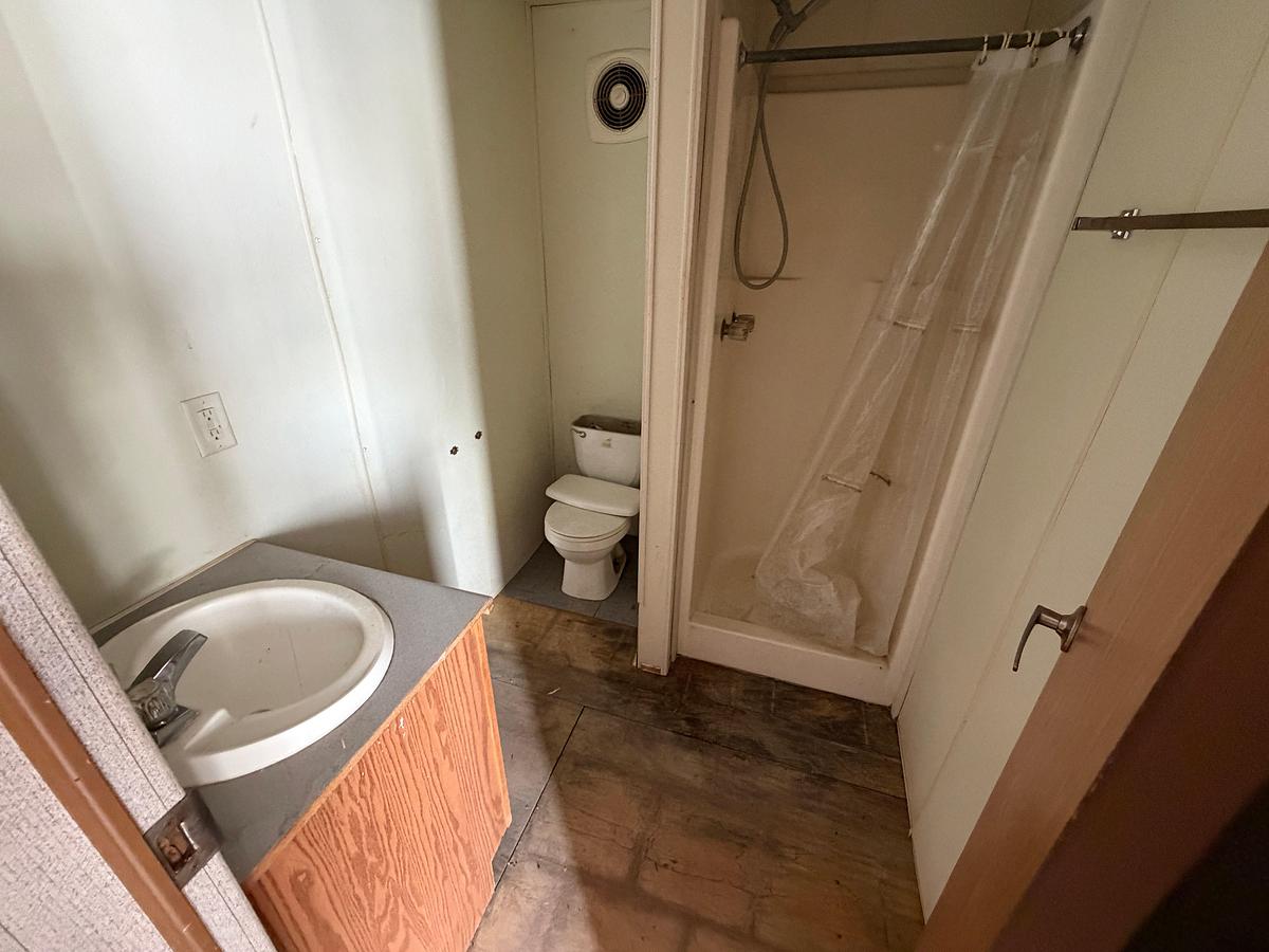 Used 48x14 (12) Bed skidded Living Quarters