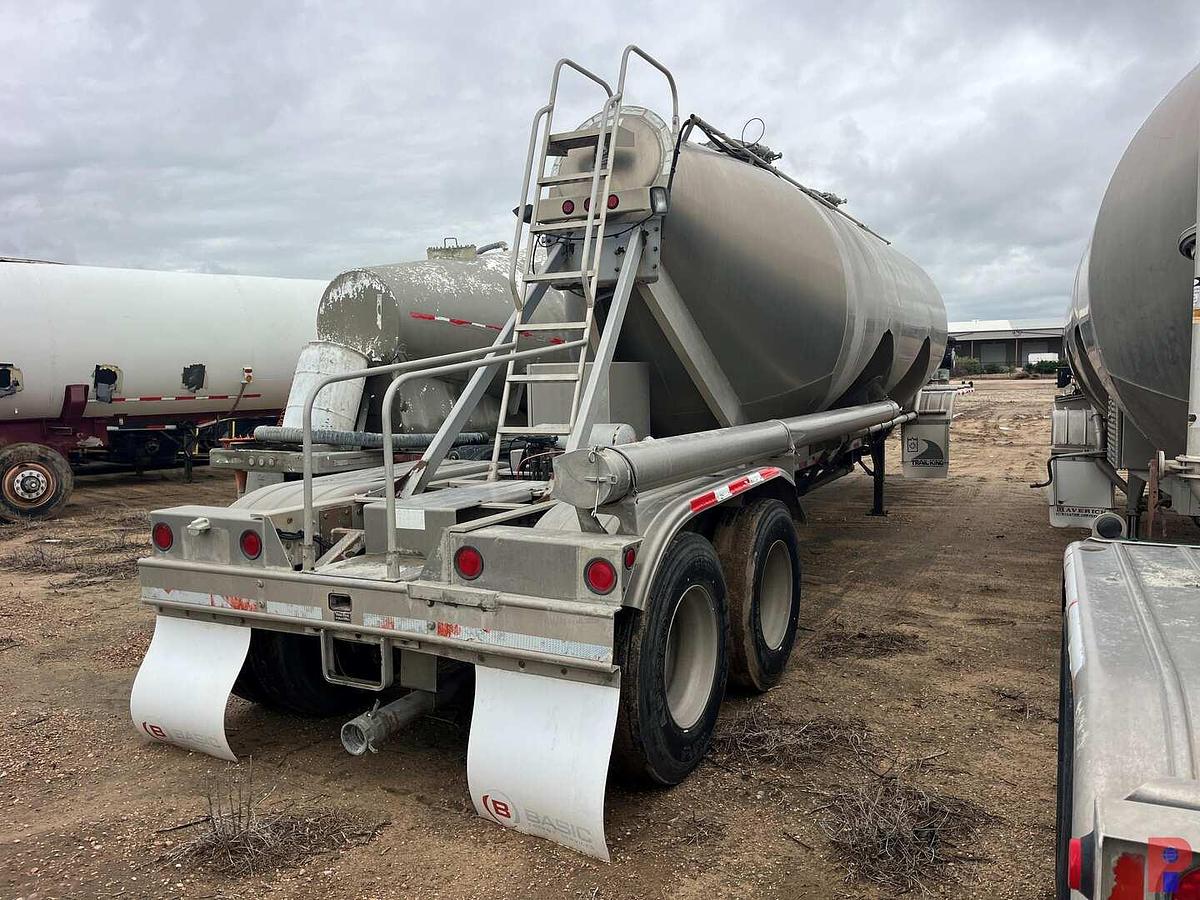 Used 2005 TRAIL KING 1,000 CU. FT. ALUMINUM PNEUMATIC TRAILER W/ BLOWER