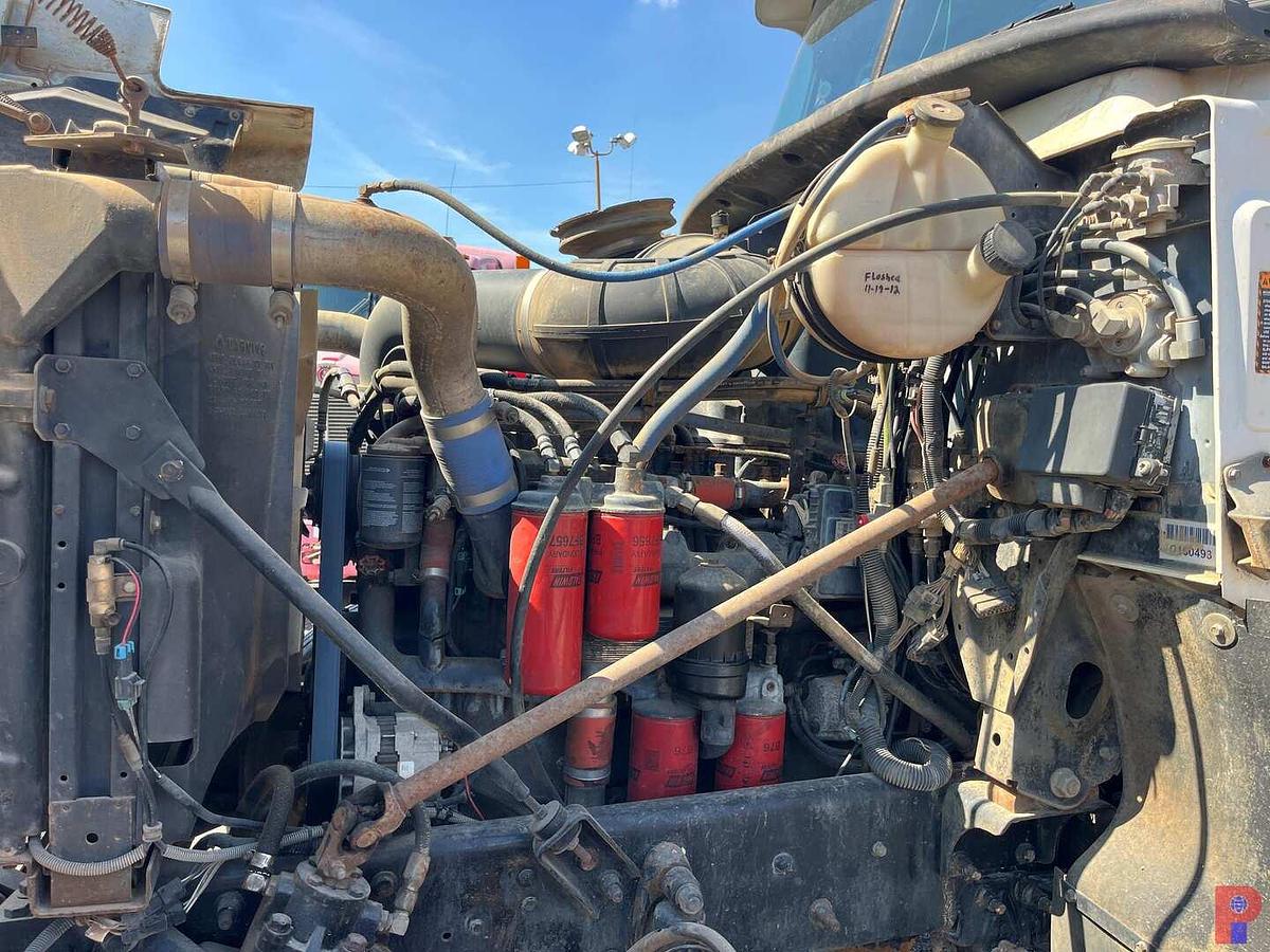 Used 2001 MACK CH613 TRI AXLE 45K LBS. WINCH TRUCK