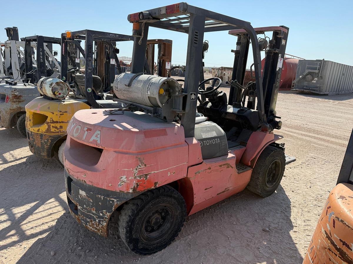 Used 2005 Toyota 7FGU35 7K forklift