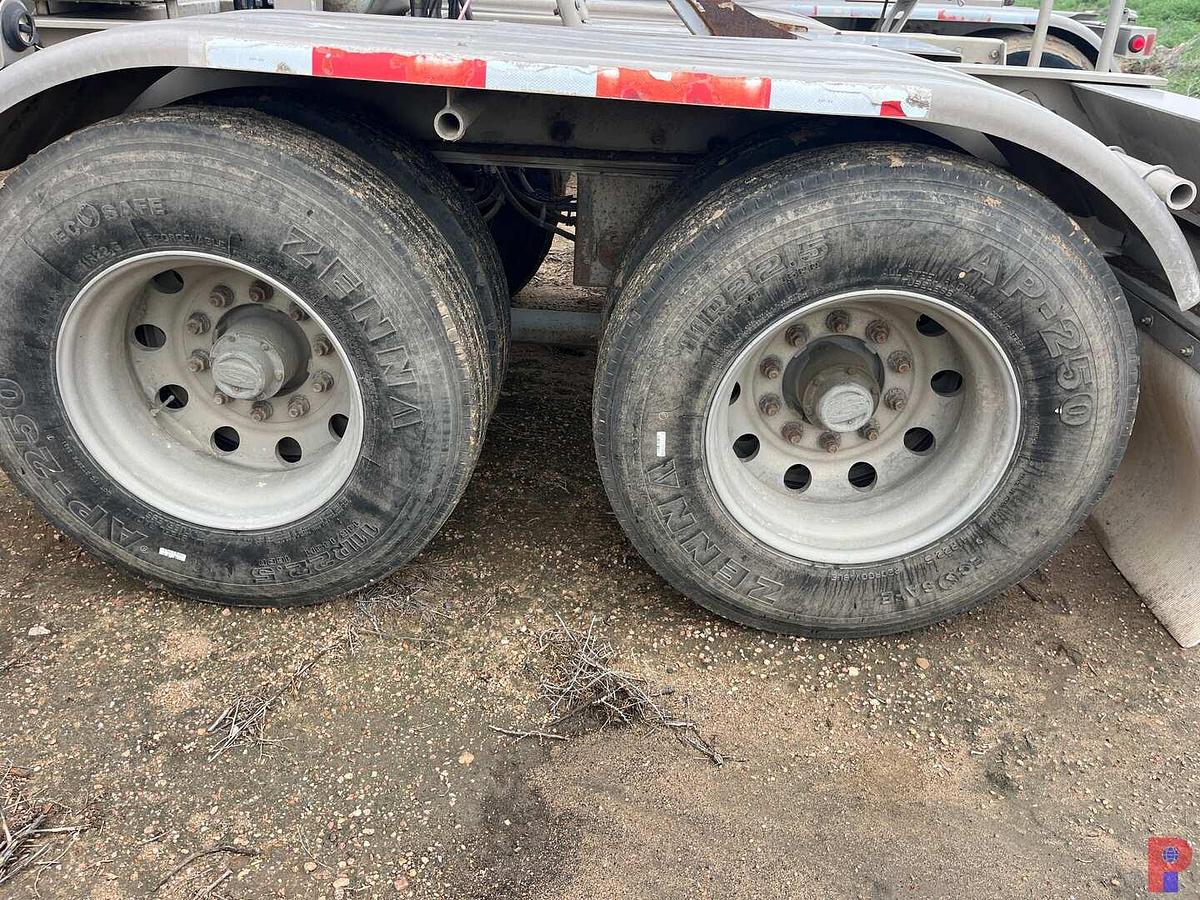 Used 2005 TRAIL KING 1,000 CU. FT. ALUMINUM PNEUMATIC TRAILER W/ BLOWER