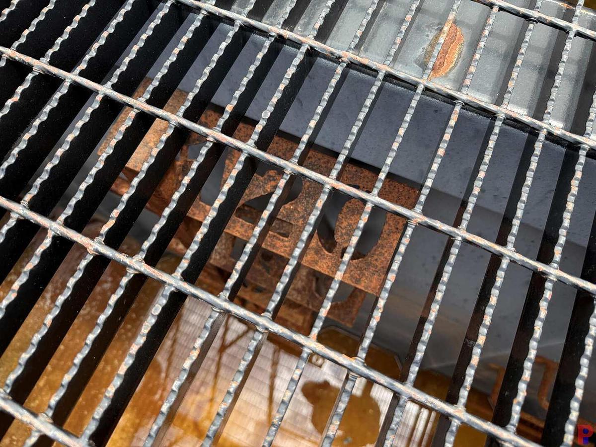 Used 27’L X 10’W X 6.5’H 2-COMPARTMENT 260 BBL. MIXING TANK P/B (4) 75 HP ELECTRIC MOTORS