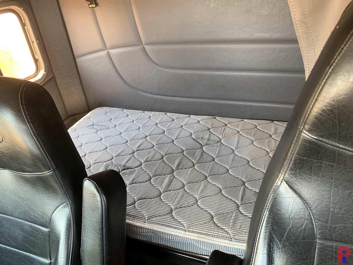 Used 2013 PETERBILT 388 TRI AXLE SLEEPER HAUL TRUCK