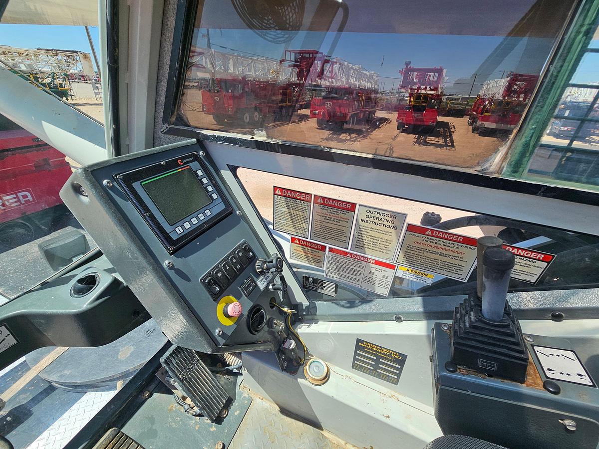 Used 2013 NATIONAL NBT-40 40 TON CRANE MTD ON 2013 PETERBILT 367