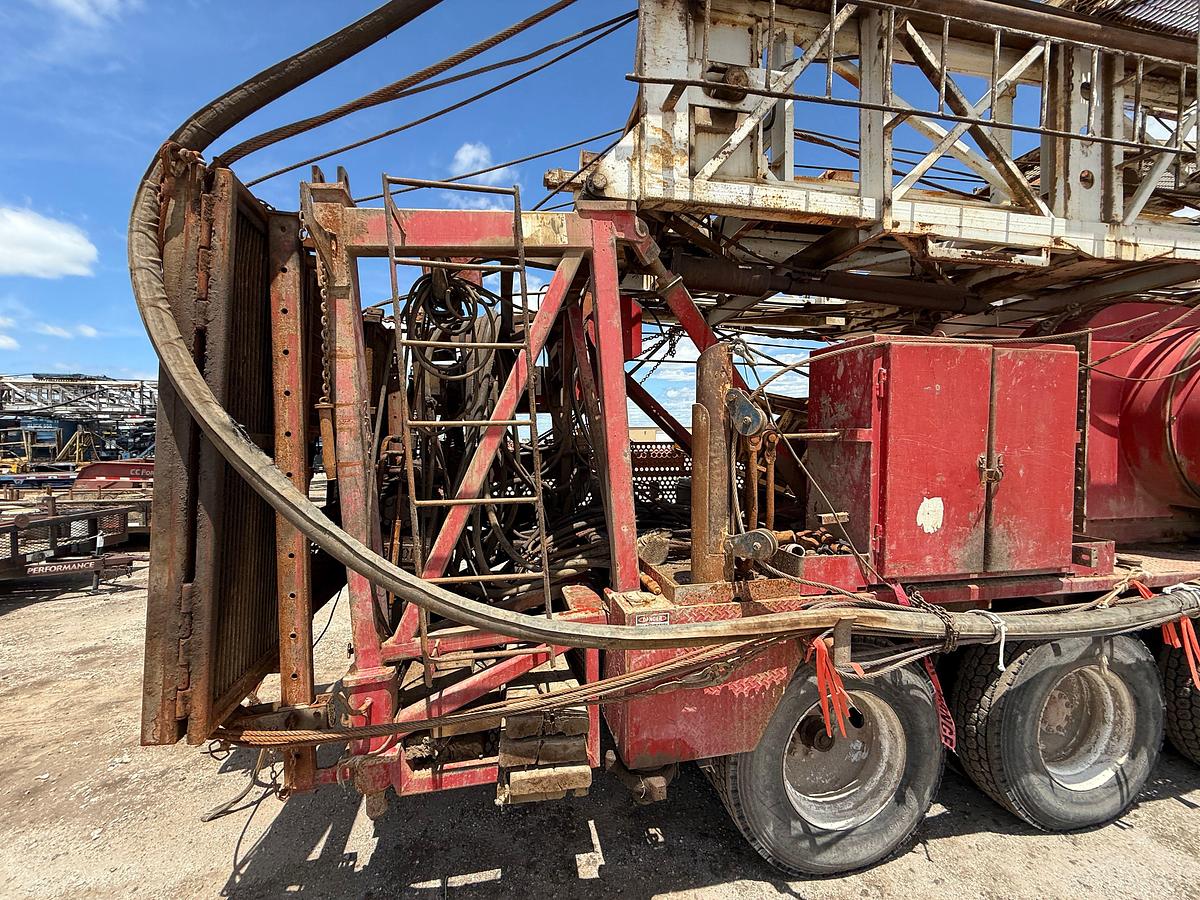 Used 2008 LOADCRAFT 550 DD 96’-225K 5-AXLE WELL SERVICE WORKOVER RIG