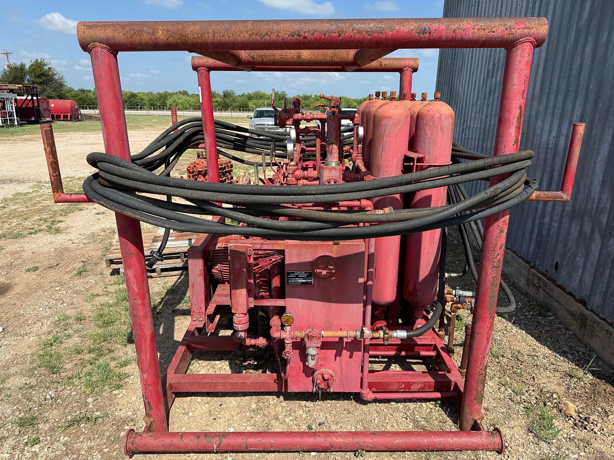 Used 4-STATION 8-BOTTLE ACCUMULATOR CLOSING UNIT, SKIDDED