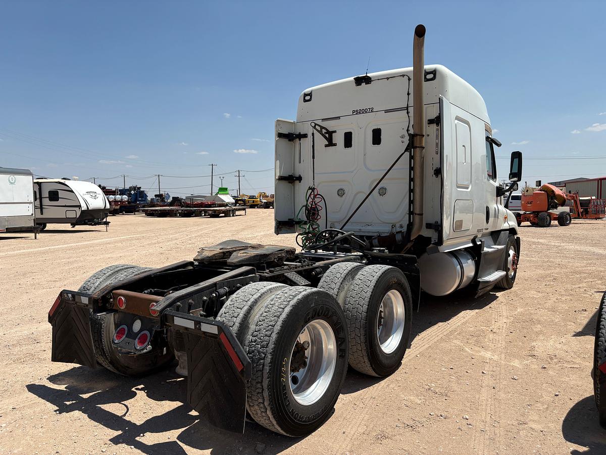 Used 2015 FREIGHTLINER CASCADIA T/A SLEEPER HAUL TRUCK