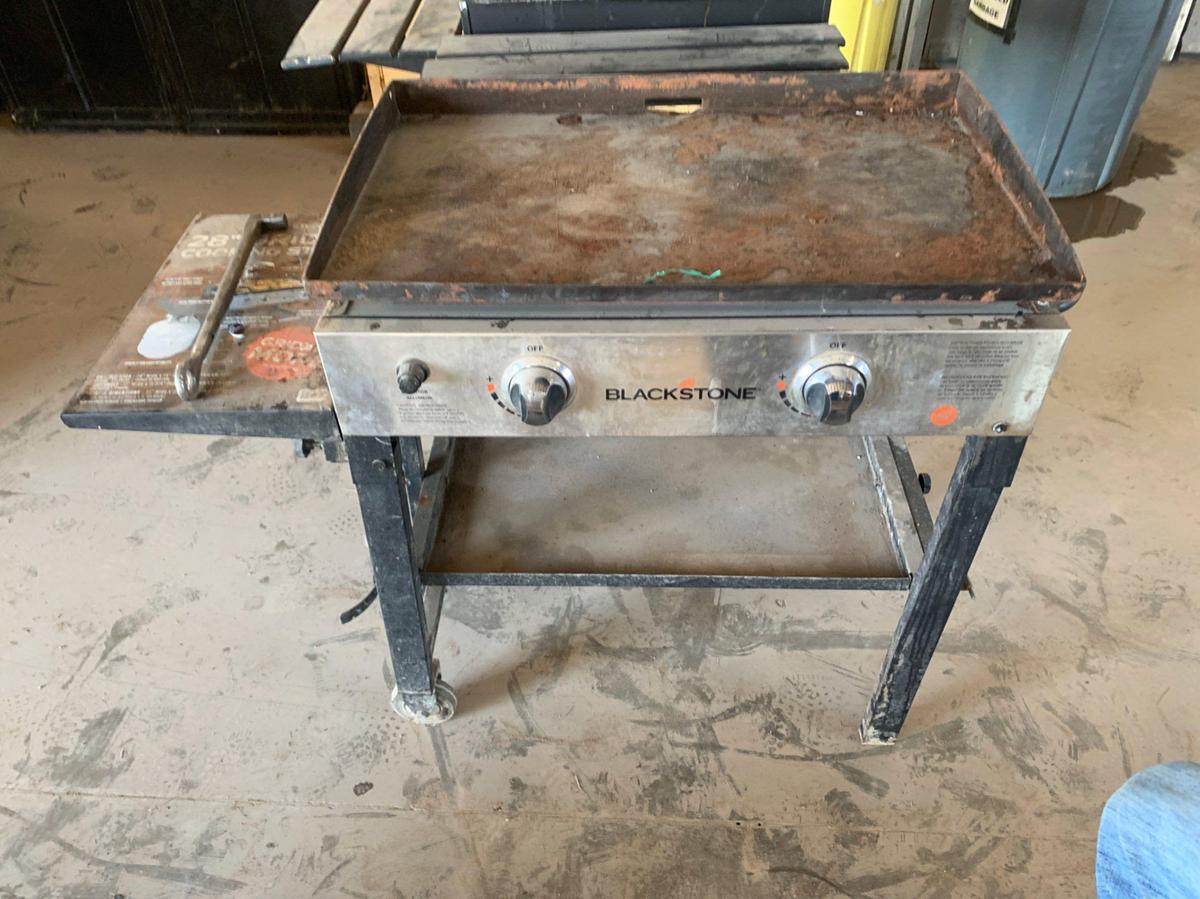 Used BLACKSTONE Flattop Griddle, and Char-Griller Grill