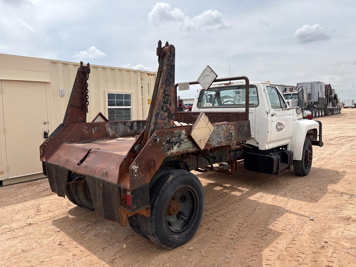 Used 1989 FORD F-600 SINGLE CAB LOAD-LUGGER FLATBED TRUCK
