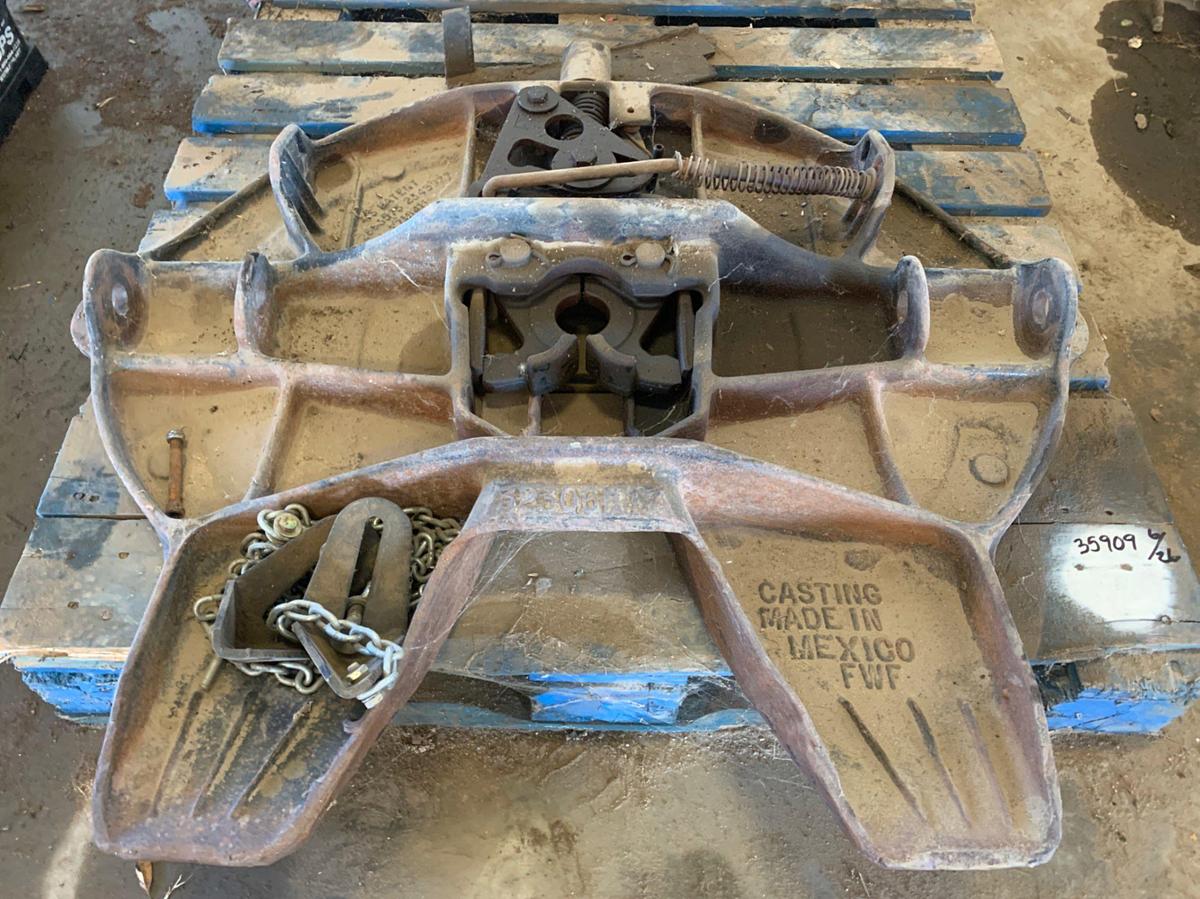Used Rigid 5th Wheel Hitch