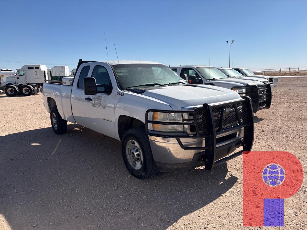 Used 2011 CHEVROLET SILVERADO 2500HD EXTENDED CAB PICKUP TRUCK
