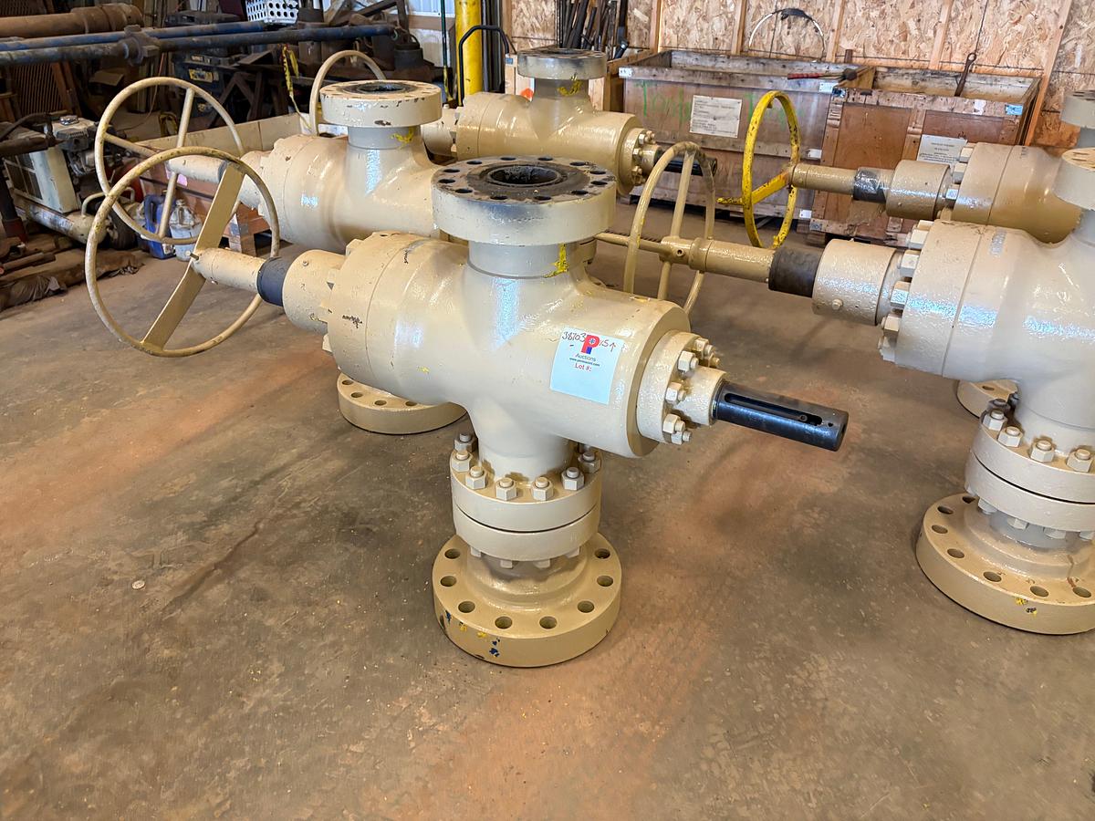 Used (5x$) 5-1/8” 10k gate valves w/ 5” x 7” x 14” spools