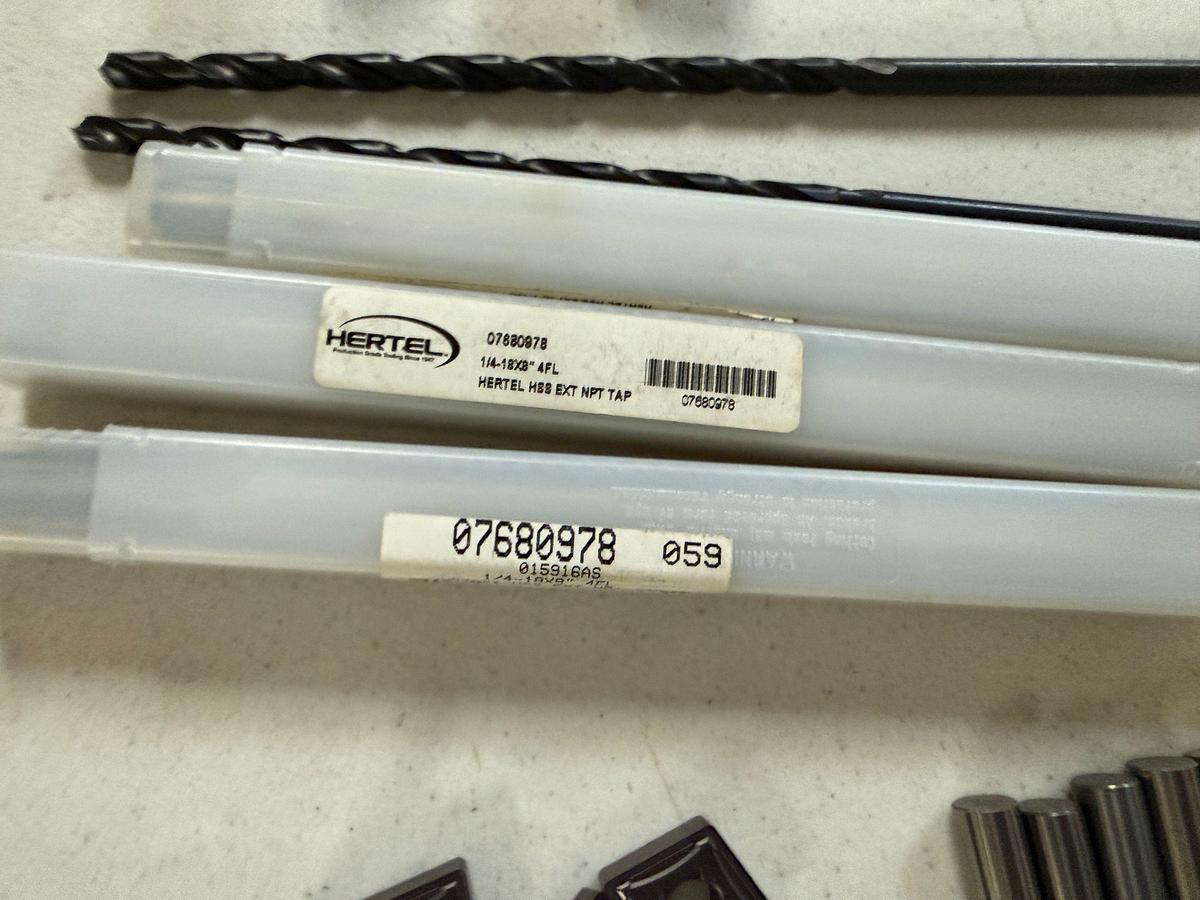 Used LOT W/ (200+) UNUSED EXPENDABLE MACHINING TOOLS INCLUDES (2) LISTA 8-DRAWER ROLLING TOOLBOXES, TABLE TOP & BOLT BIN W/ CONTENTS