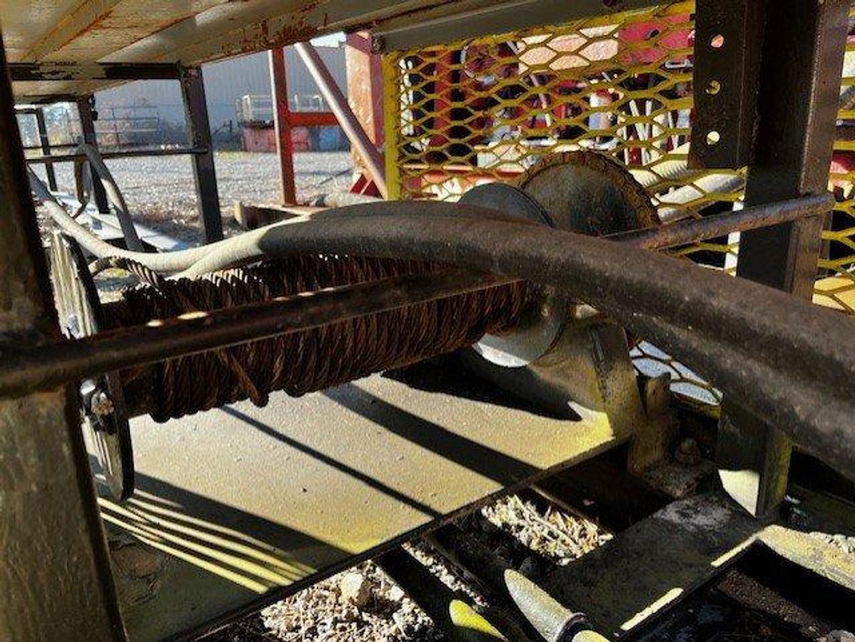 Used (1) 40’L X 32”W HYDRAULIC CATWALK SKIDDED (NO POWER)