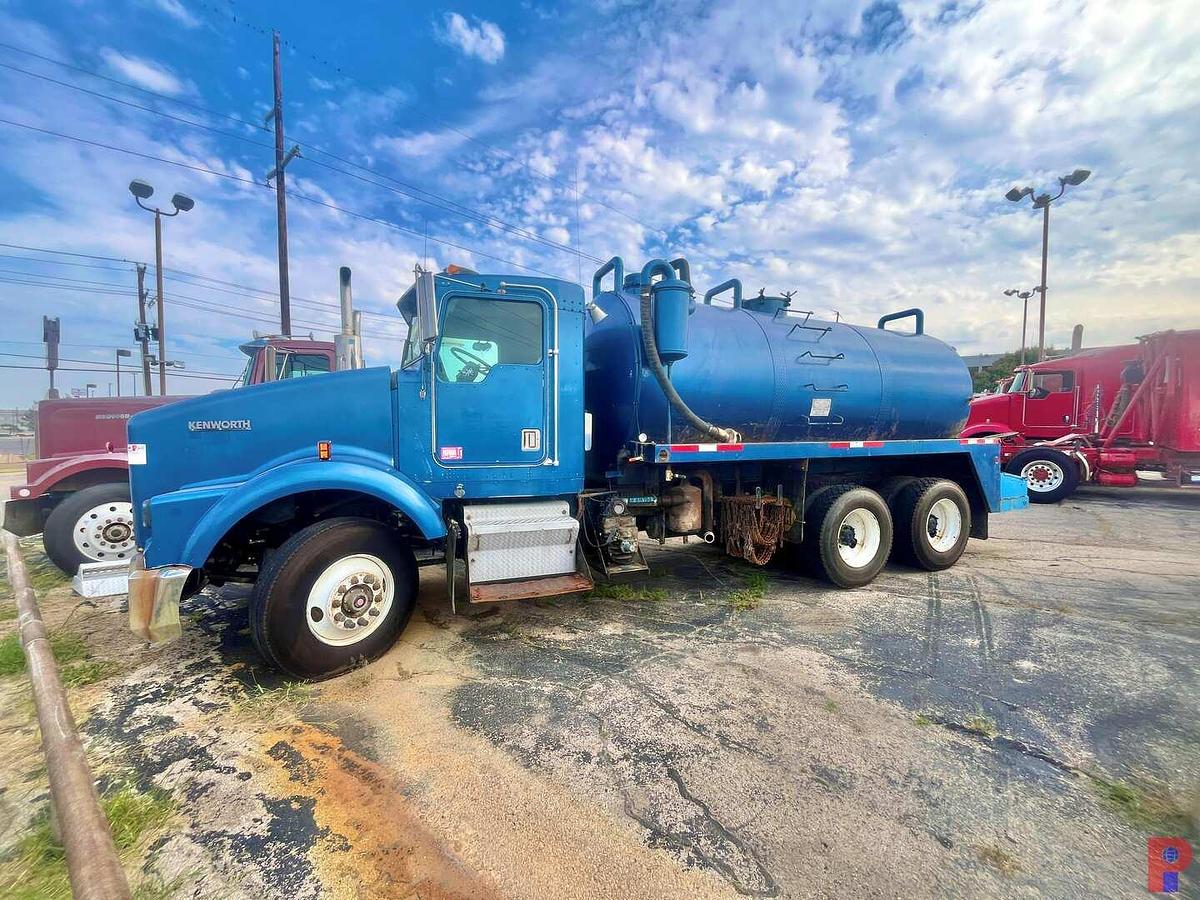 Used 1997 KENWORTH T800 T/A 80 BBL VACUUM TRUCK