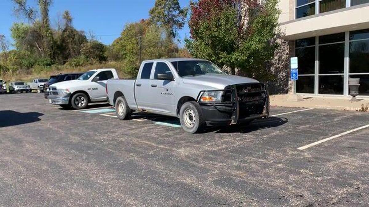 Used 2012 RAM 1500 TRADESMAN CREW CAB 4X4 PICKUP