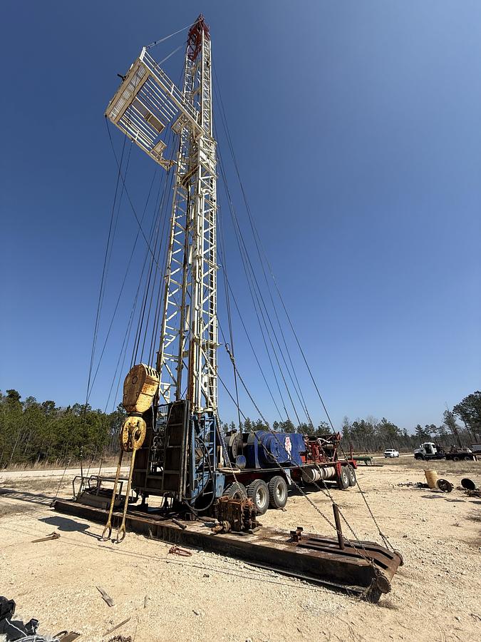 Used 2012 CAMERON C-500 SD 112'-300K LBS 5-AXLE WELL SERVICE RIG